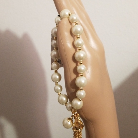 ❌SOLD❌Anne Klein Pearl & Chain Stretch Bracelet - Picture 2 of 7